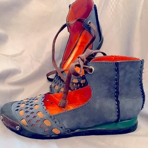 Size 6.5 unique flats with ankle straps